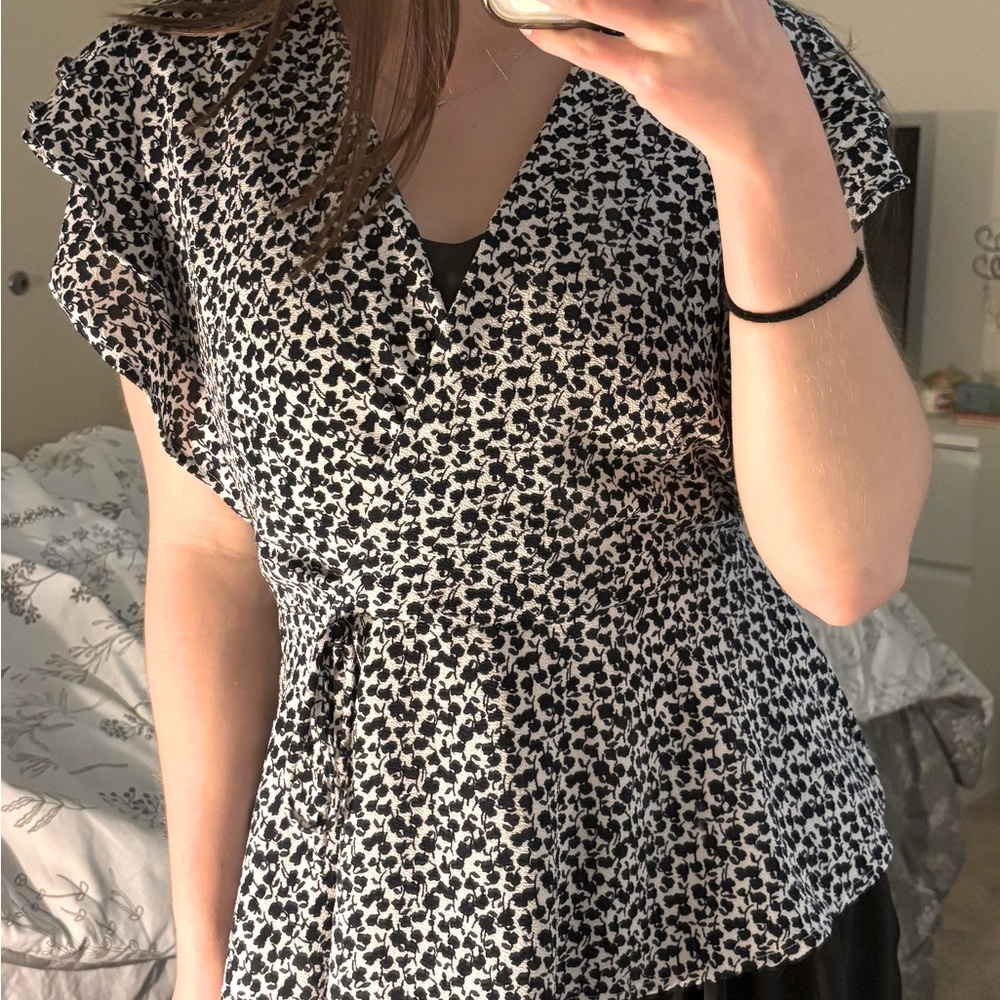 Black and White Floral Women's Top